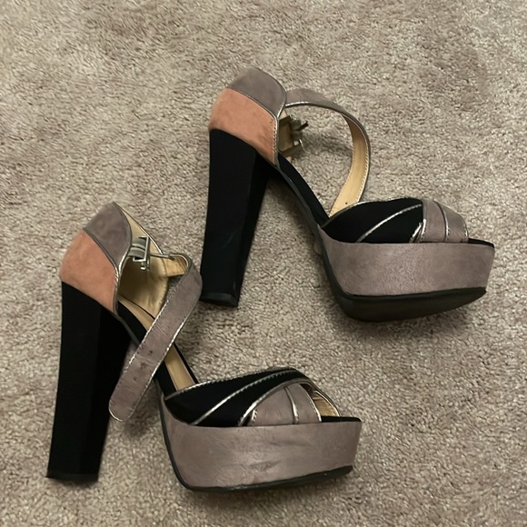 Laurel Conrad Platform Shoes - Picture 3 of 10